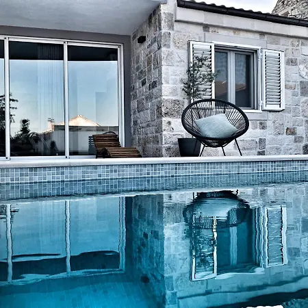 Villa Azzuro *